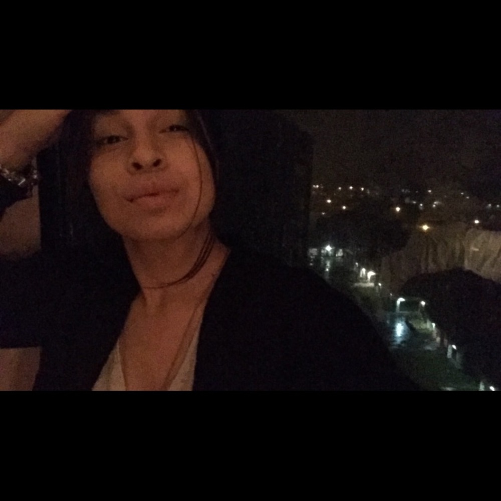 Meet your Posher, Viviana angeles